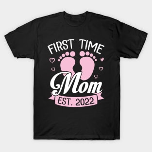 Baby Feet Hearts Happy To Me Mommy First Time Mom Est 2022 T-Shirt